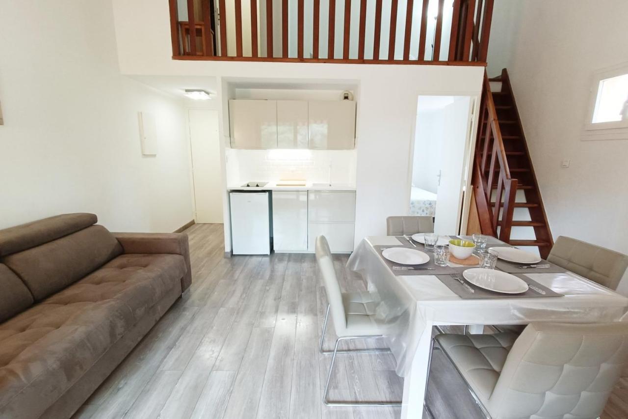 Spacious Sea View Apart At 50M From The Beach バンドール エクステリア 写真